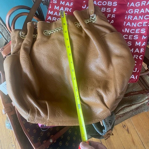 MICHAEL Michael Kors Tan Shoulder Bag - Picture 13 of 15